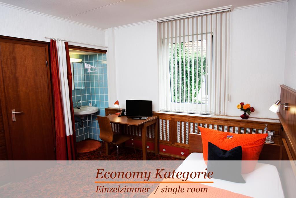 Hotel-Restaurant Wanders Elten Bagian luar foto