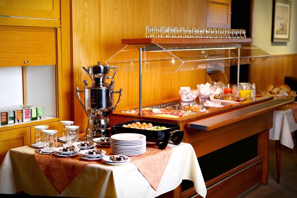 Hotel-Restaurant Wanders Elten Bagian luar foto